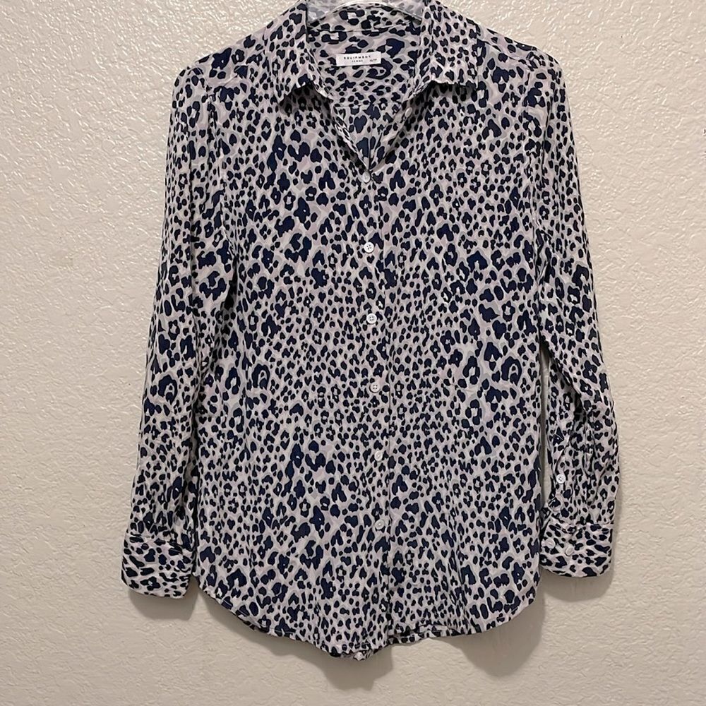 Equipment Femme Silk Slim Signature Animal‎ Print Button Down Size XS